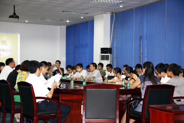 清华大学研究生暑期调研小组到公司参加社会实践活动